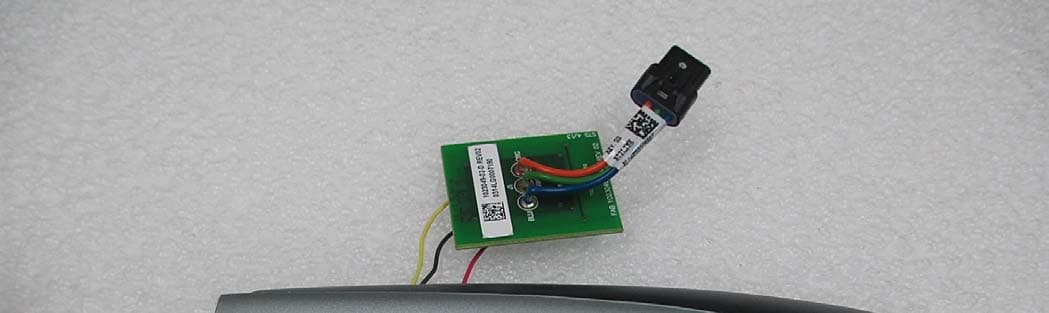 Remote control for EV charge port door - FCC ID 2AEIM-1023049 - Tesla, Inc (5)
