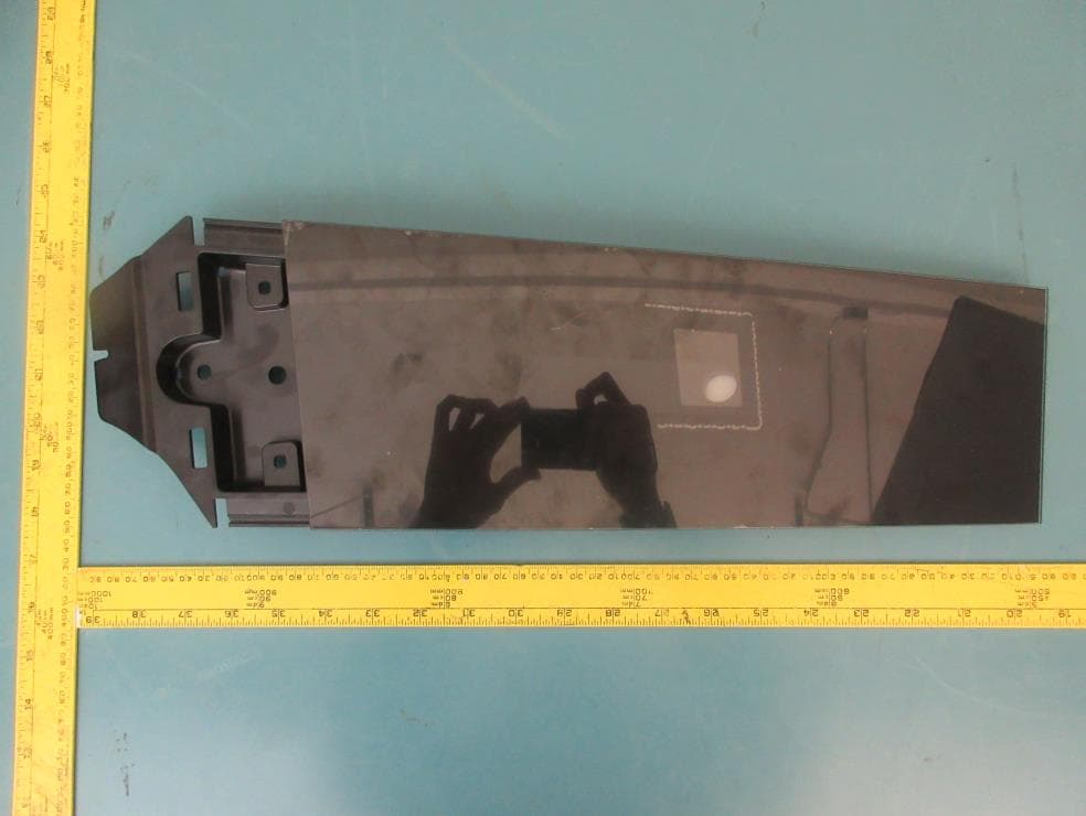 B Pillar Endpoint - FCC ID 2AEIM-1948204 - Tesla, Inc (4)