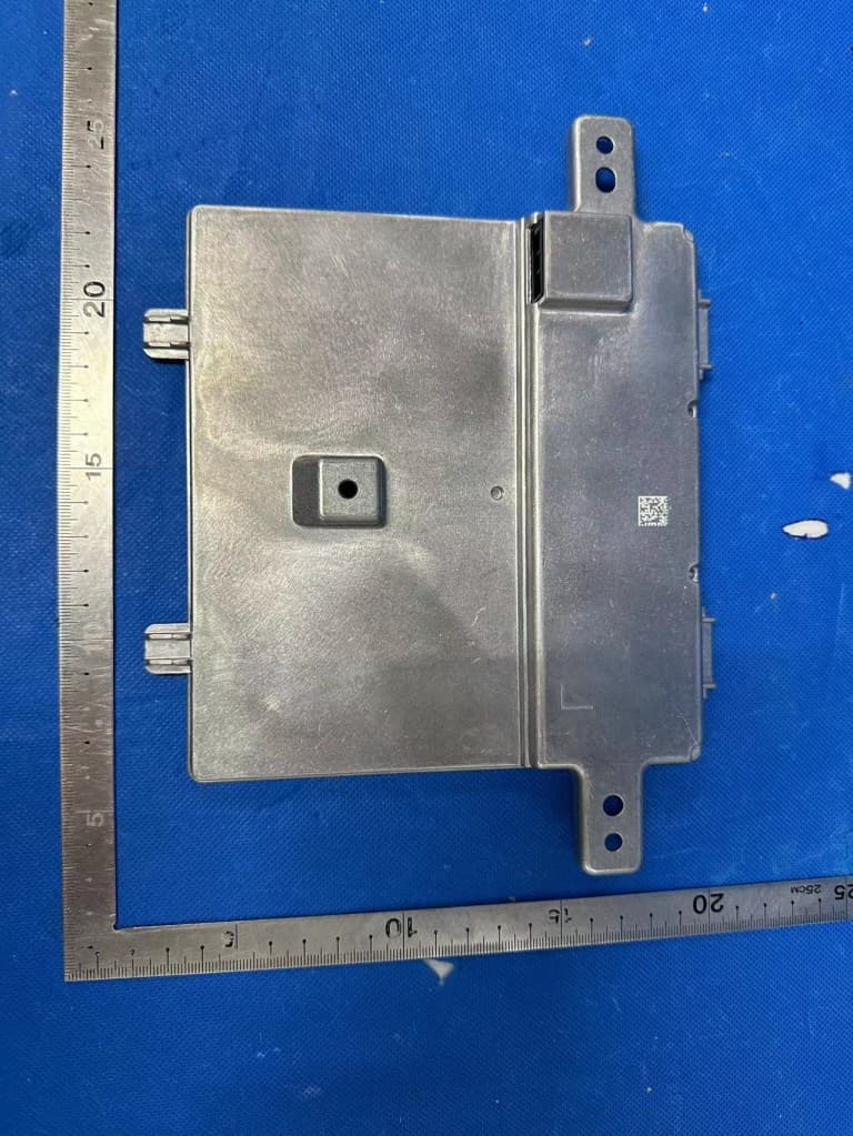 Wireless Phone Charger - FCC ID 2AEIM-WC5 - Tesla, Inc (2)