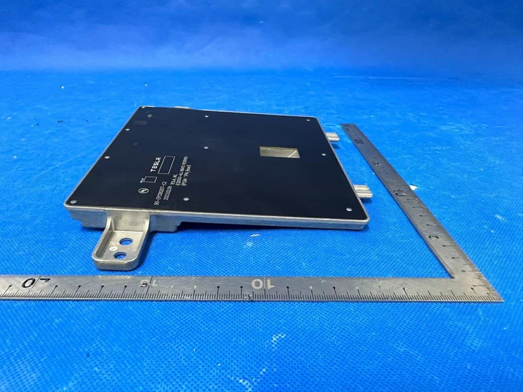 Wireless Phone Charger - FCC ID 2AEIM-WC5 - Tesla, Inc (5)