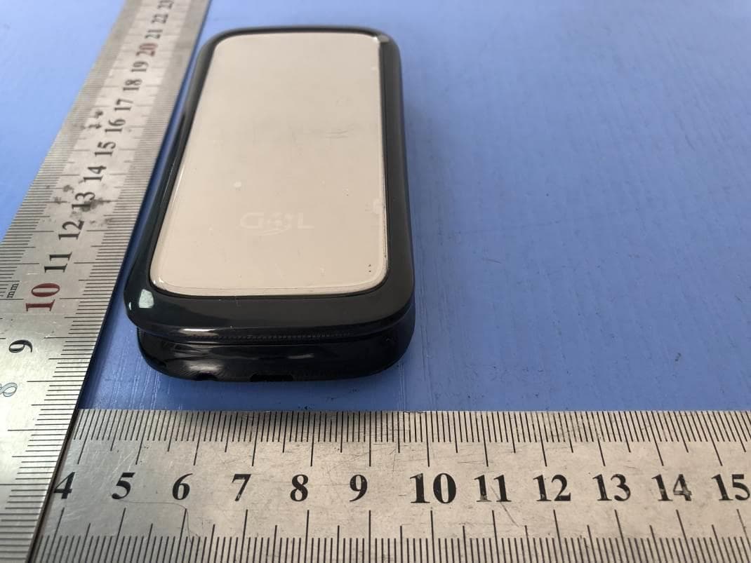 2G Feature phone - FCC ID 2AEJAZ1ROMAJR - GSM GLOBE.COM INC (5)