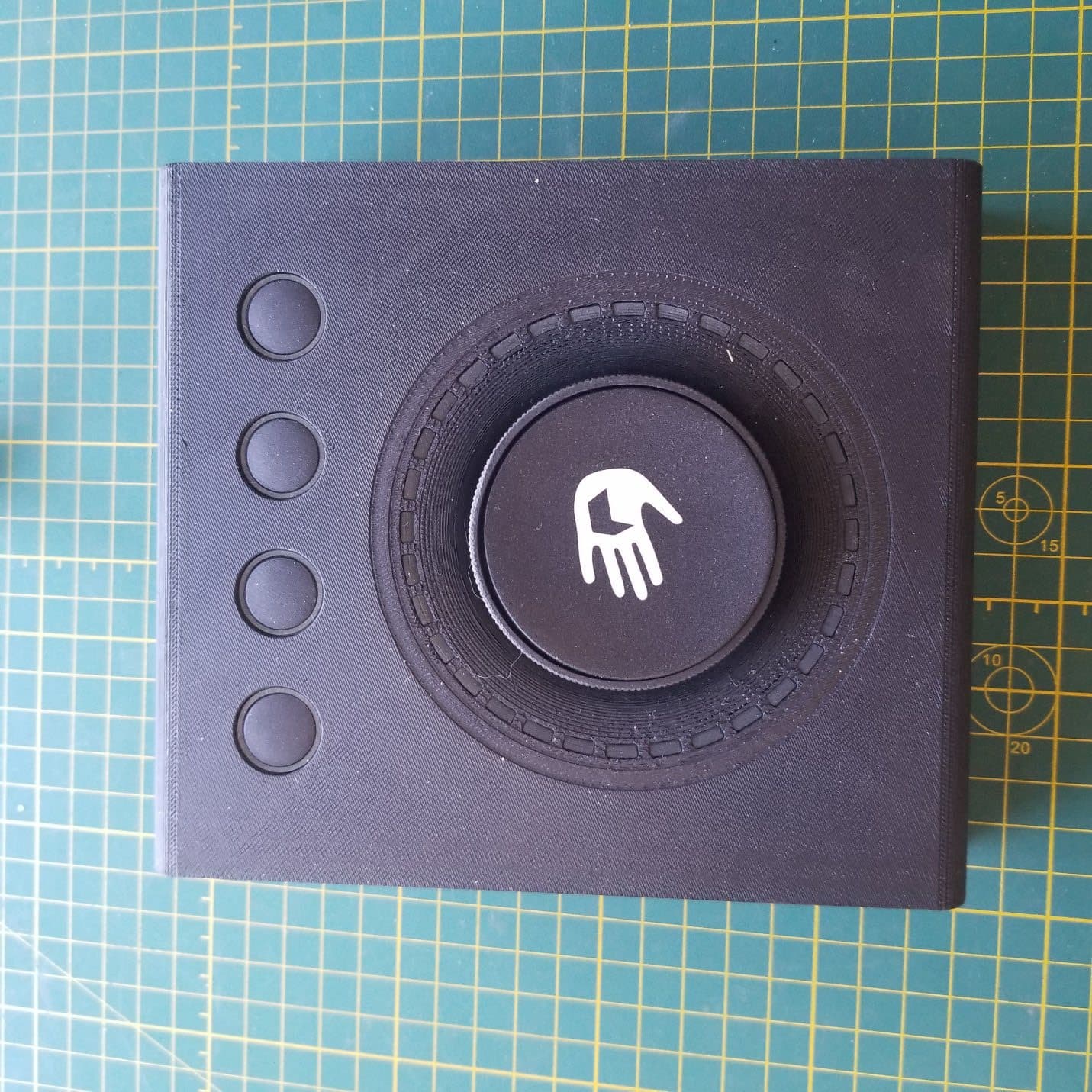 C1 Desk-Mount audio control and UWB Wireless Interface Device - FCC ID 2AEJU-C1A - SUBPAC, Inc.