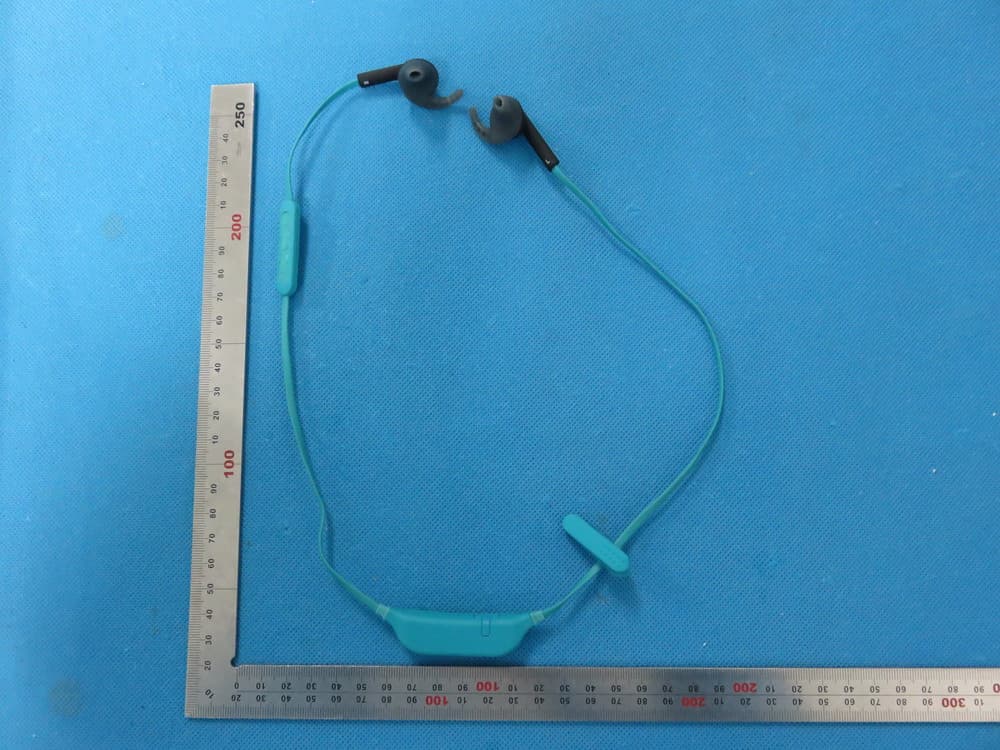 Bluetooth sports earphones - FCC ID 2AEN52033202 - Urbanista AB