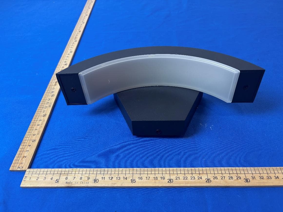 Outdoor lamp - FCC ID 2AENY-356-1399 - Luminex International Co., Ltd (2)