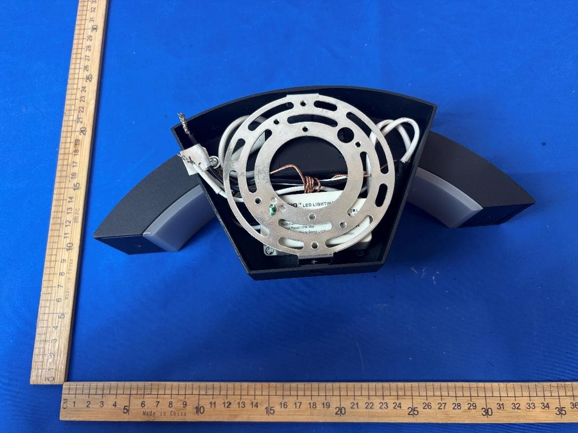 Outdoor lamp - FCC ID 2AENY-356-1399 - Luminex International Co., Ltd (4)