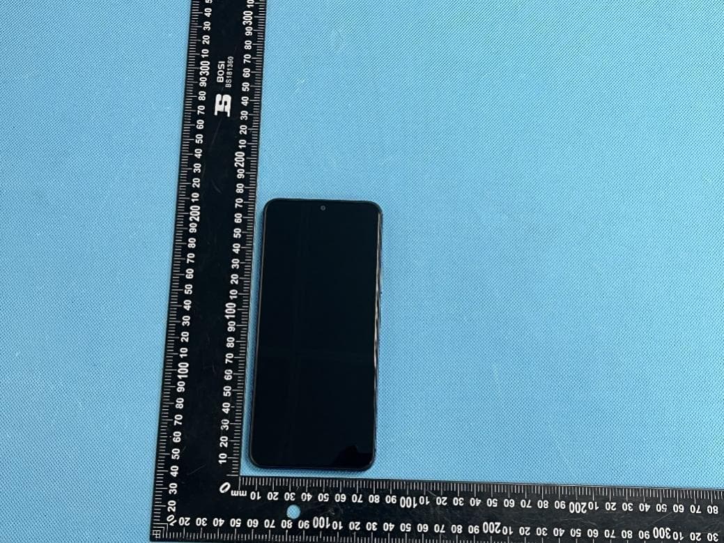 Smart phone - FCC ID 2AEPIBLACK5 - COLOMBIANA DE COMERCIO S.A. (2)