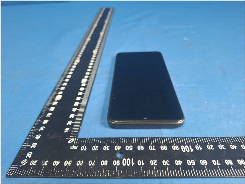 Smart Phone - FCC ID 2AEPIBLACKG4 - COLOMBIANA DE COMERCIO S.A. (5)