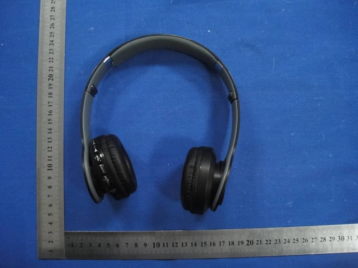 Bluetooth headphone - FCC ID 2AEPRB450 - HongKong Sunwe Electronic Technology Limited (3)