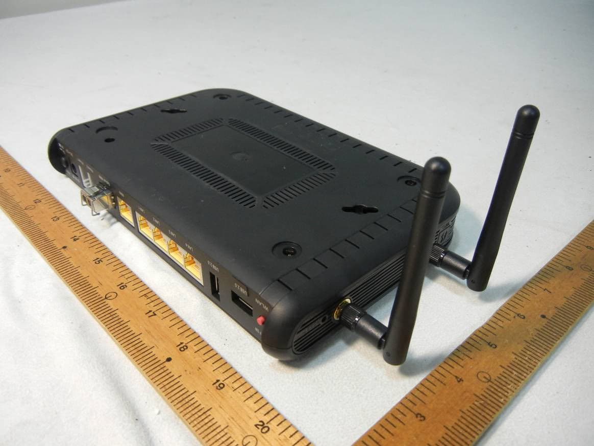 Gigabit Fiber IAD with IEEE 802.11ac WiFi - FCC ID 2AERFGE732FW - CTC Union Technologies Co., Ltd. (4)