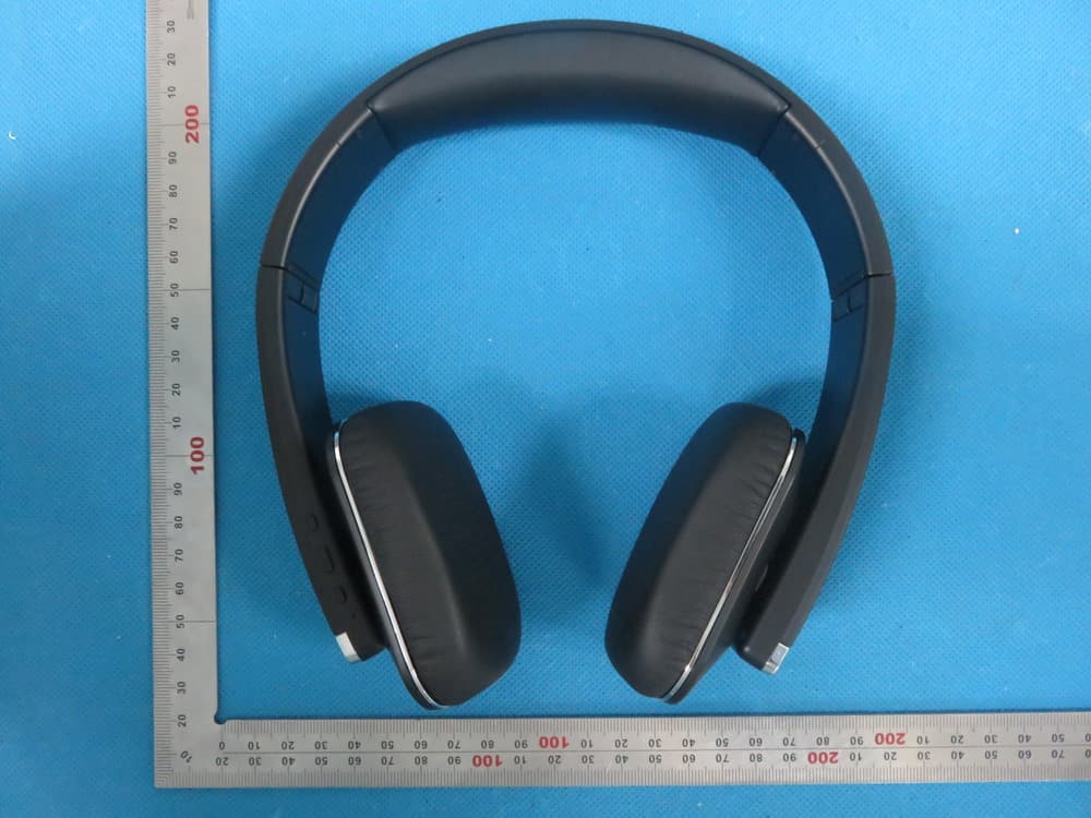 Bluetooth headset - FCC ID 2AEUVKINIVOURBN - Kinivo Inc (2)