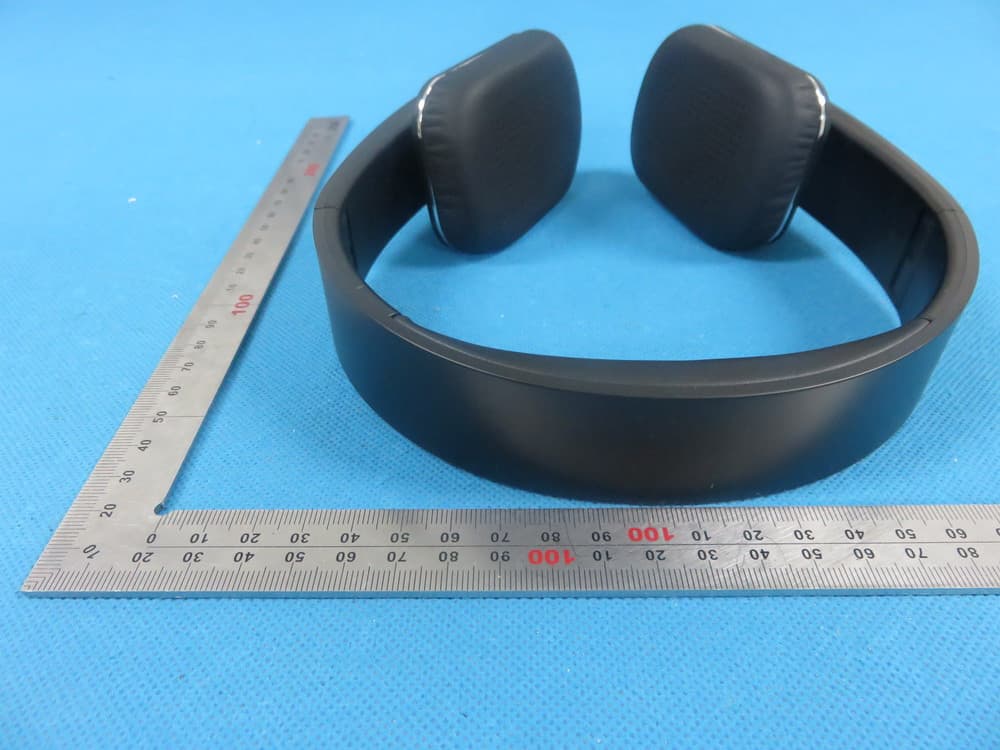 Bluetooth headset - FCC ID 2AEUVKINIVOURBN - Kinivo Inc (4)