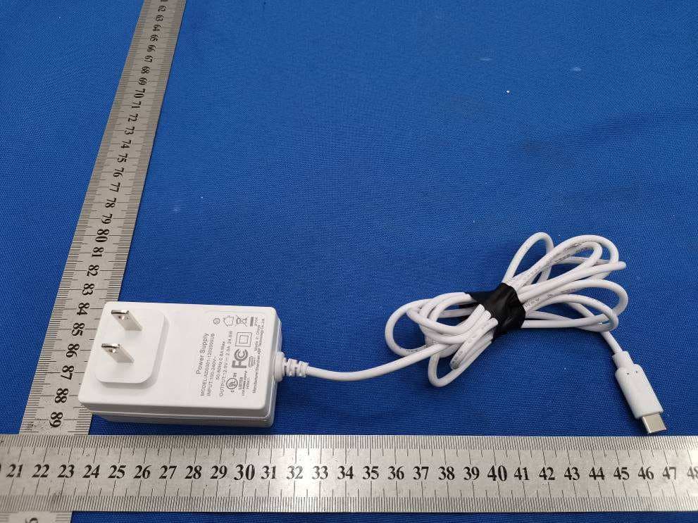 Wireless Charger with Mirror Round LED 8inch - FCC ID 2AEVM1014289 - MerchSource, LLC.