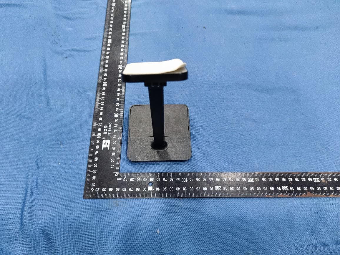 LAB22 Magnetic Phone Stand with Dual Wireless Charging - FCC ID 2AEZQ810-01040 - Moment Inc (3)