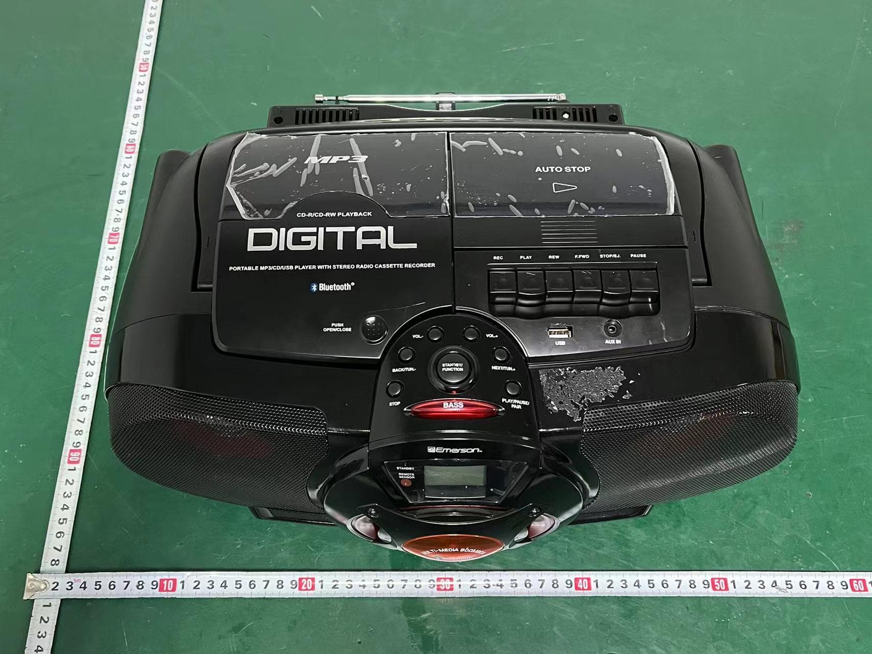 Portable MP3/CD/USB Player With PLL AM/FM Stereo Radio, Cassette Recorder and Bluetooth - FCC ID 2AF52E009 - KING PROFIT TRADING LTD. (2)