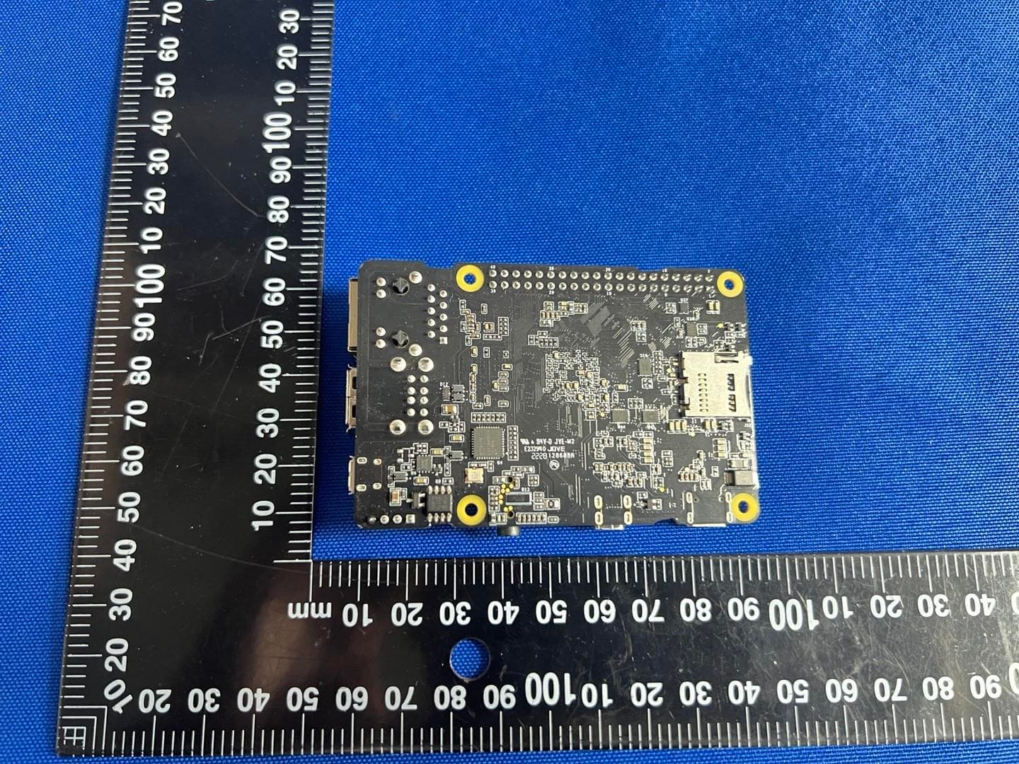 RZBoard V2L - FCC ID 2AF62-AESRZBV2LSKG - Avnet Inc (2)