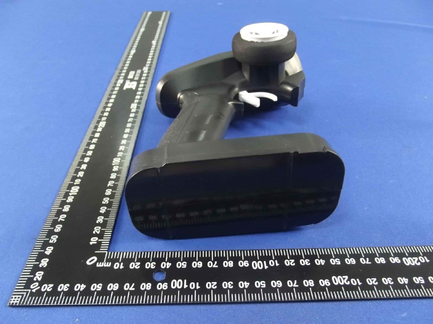 2.4 GHz Remote Speed Yacht - FCC ID 2AFAQ-1501 - JUN HANG TOY FACTORY (3)
