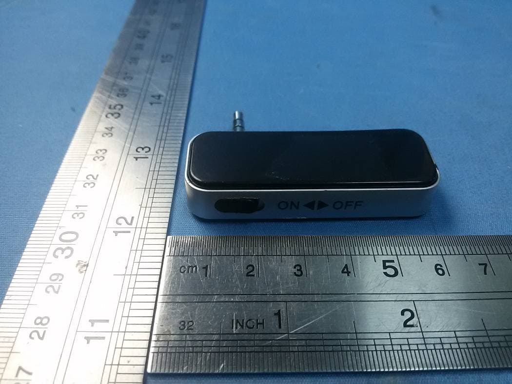 FM transmitter - FCC ID 2AFBDFM-09 - Ainovo Industry Limited (5)