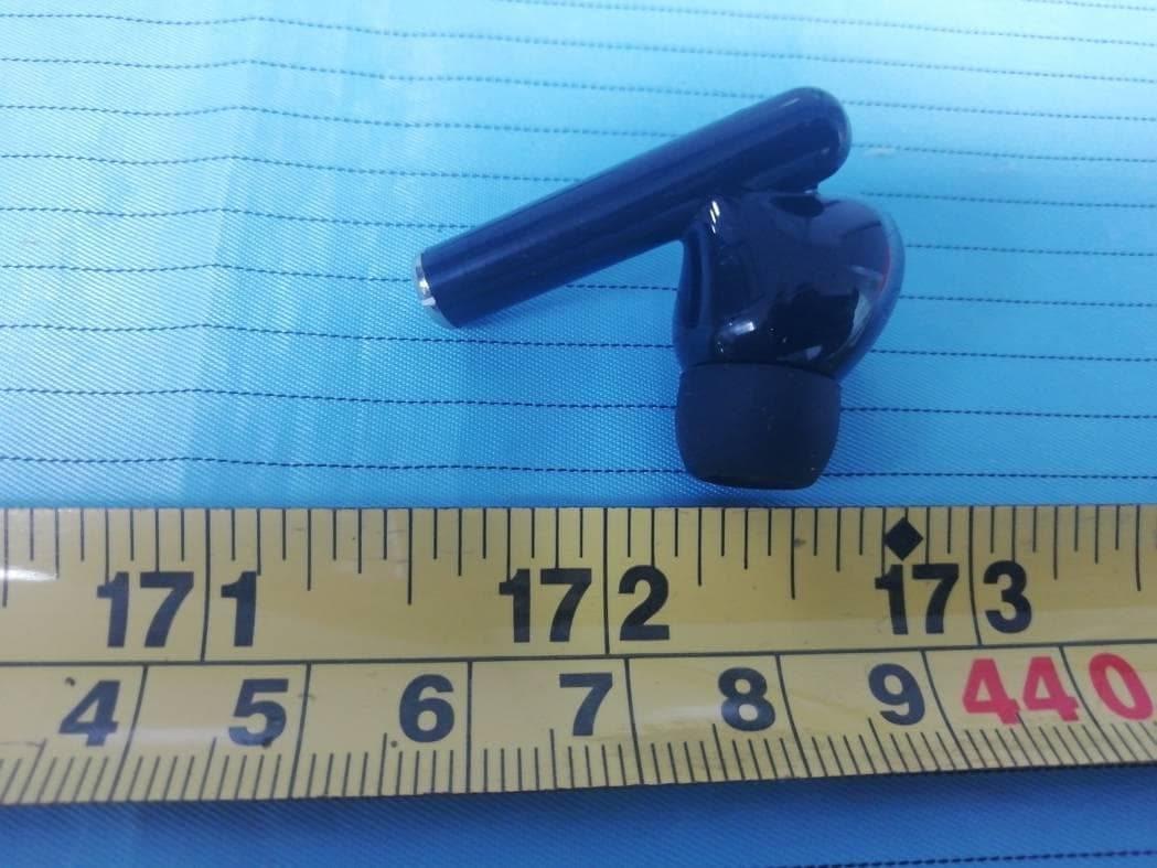 TWS Earphone - FCC ID 2AFBDTW-89 - Ainovo Industry Limited (3)