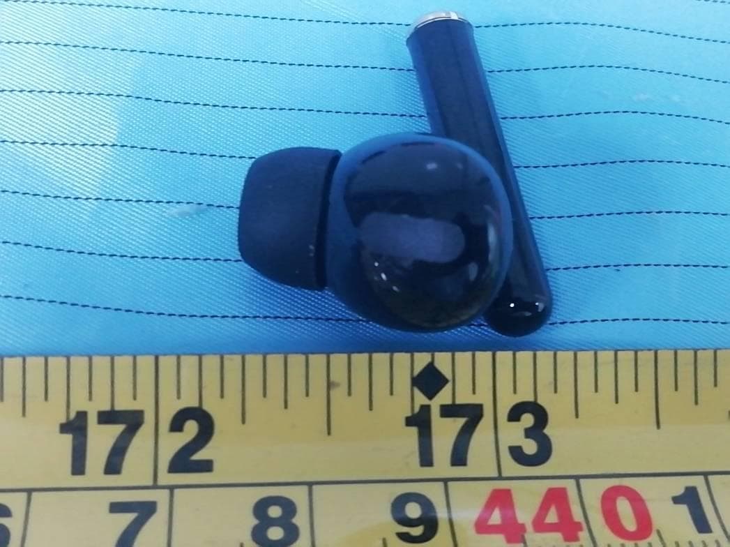TWS Earphone - FCC ID 2AFBDTW-89 - Ainovo Industry Limited (4)
