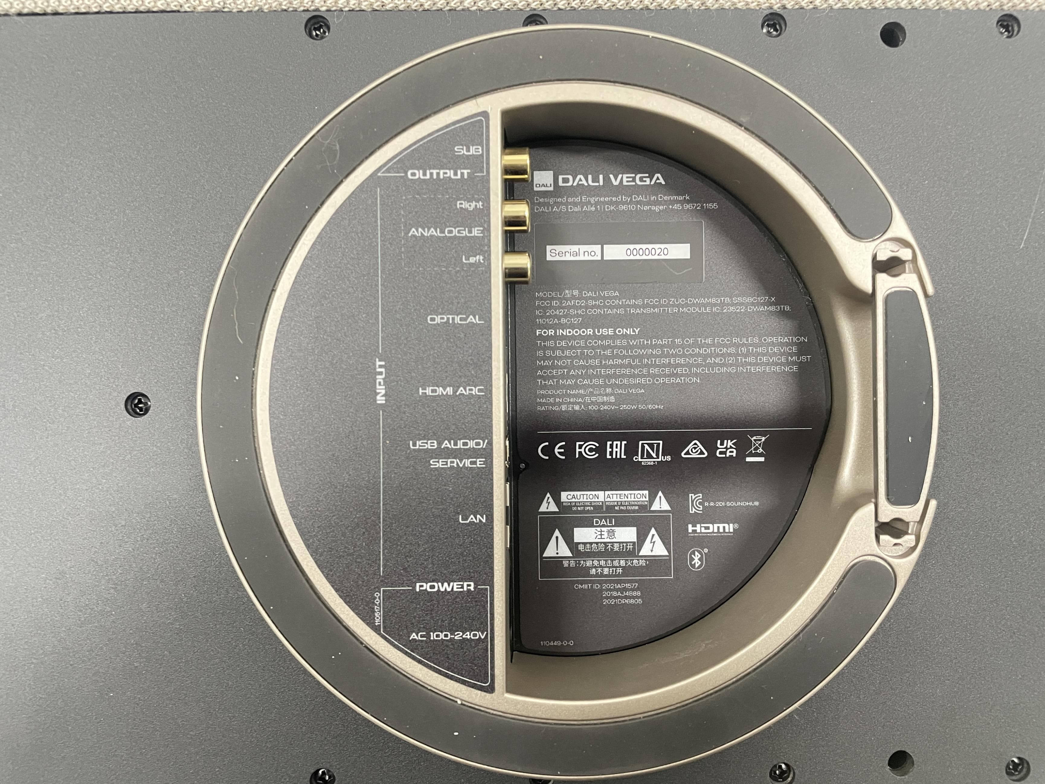 DALI VEGA with BT,WIFI - FCC ID 2AFD2-VEGA - DALI A/S