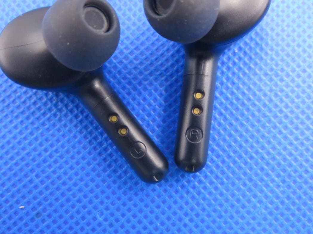 TRUE WIRELESS STEREO EARBUDS - FCC ID 2AFDGTT-BH053V1 - SUNVALLEYTEK INTERNATIONAL, INC. (4)