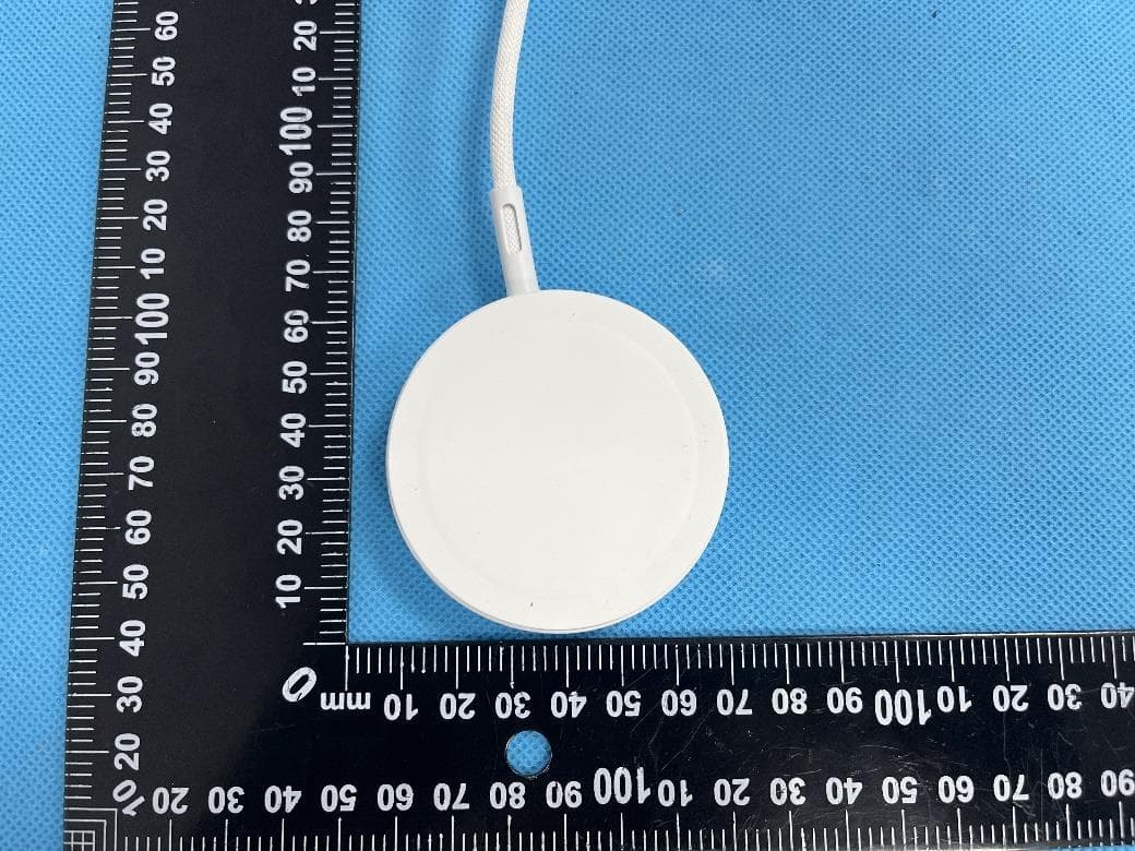 ArcField Wireless Charger - FCC ID 2AFKNPF2200 - Spigen Korea Co., Ltd. (3)