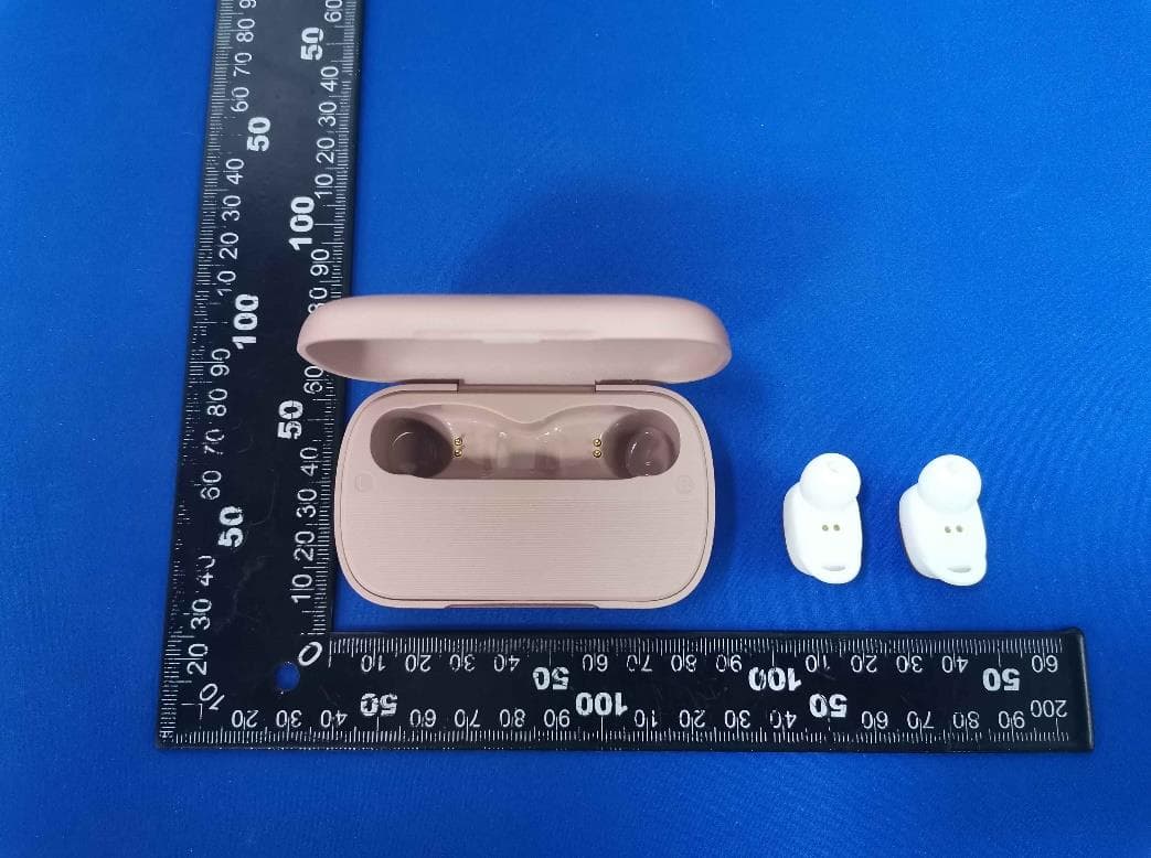 True wireless earphones - FCC ID 2AFM7WI-TW305X - WICKED AUDIO, INC (2)