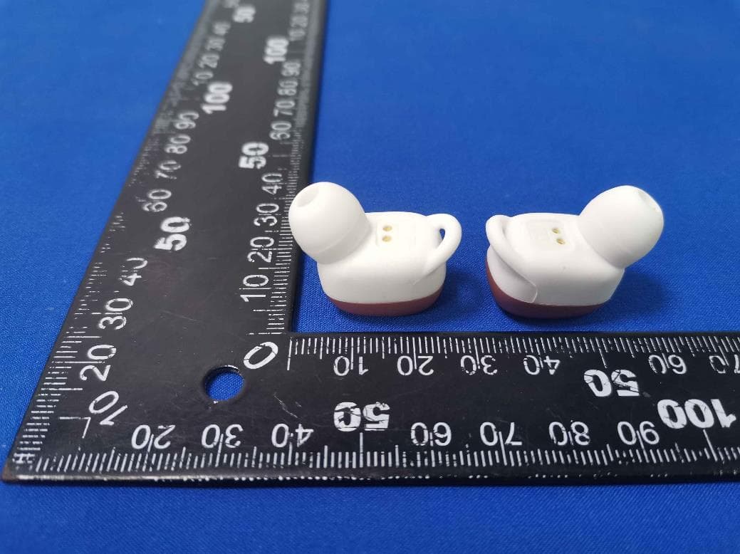 True wireless earphones - FCC ID 2AFM7WI-TW305X - WICKED AUDIO, INC (5)