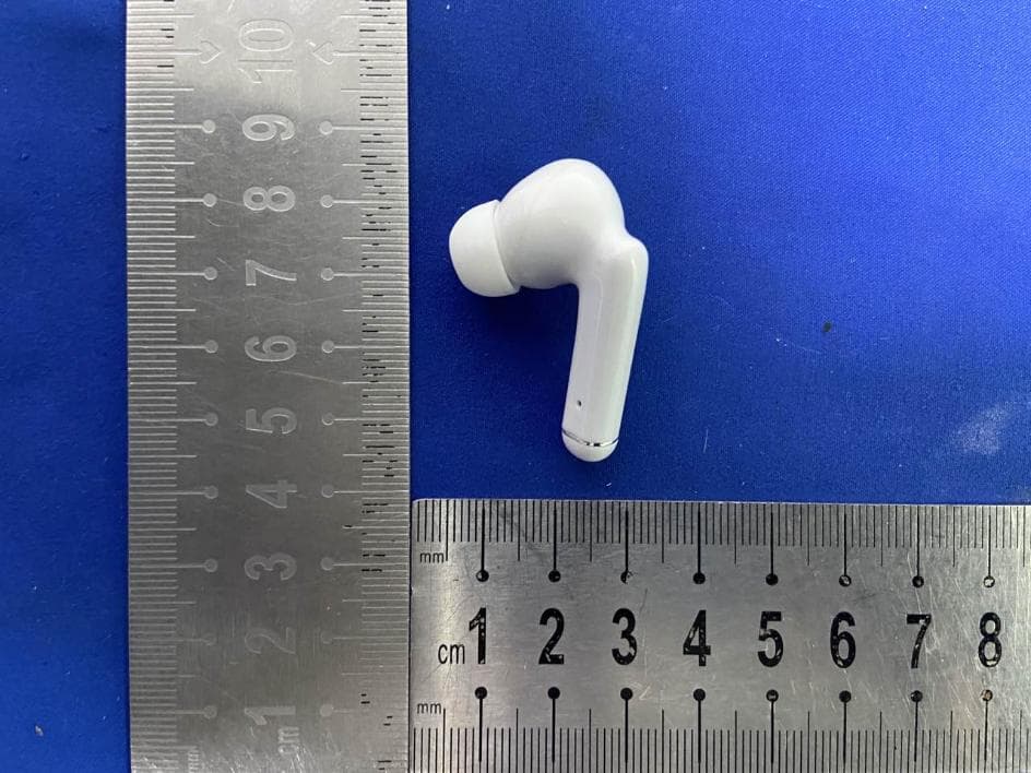 True wireless earbuds - FCC ID 2AFM7WI-TW355X - WICKED AUDIO, INC (2)