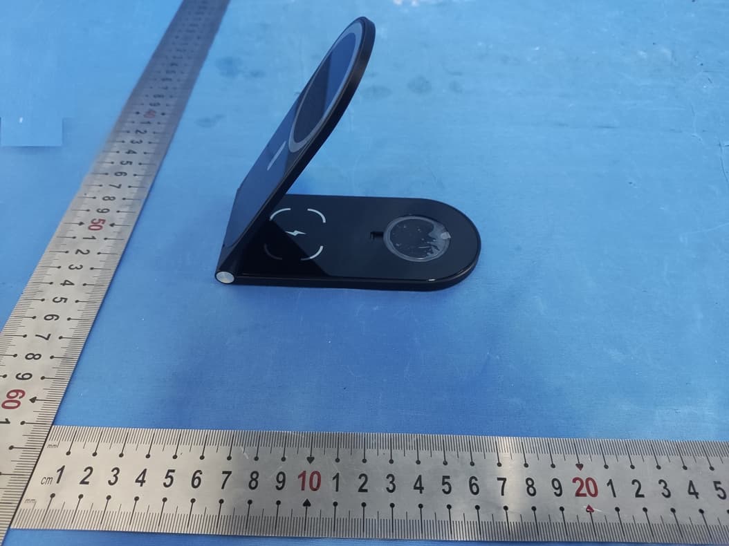 3-in-1 Wireless Charger - FCC ID 2AFP2-LC99 - Shenzhen Powerqi Technology Co., Ltd. (2)