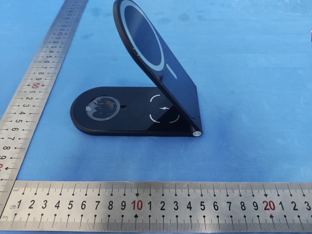 3-in-1 Wireless Charger - FCC ID 2AFP2-LC99 - Shenzhen Powerqi Technology Co., Ltd.