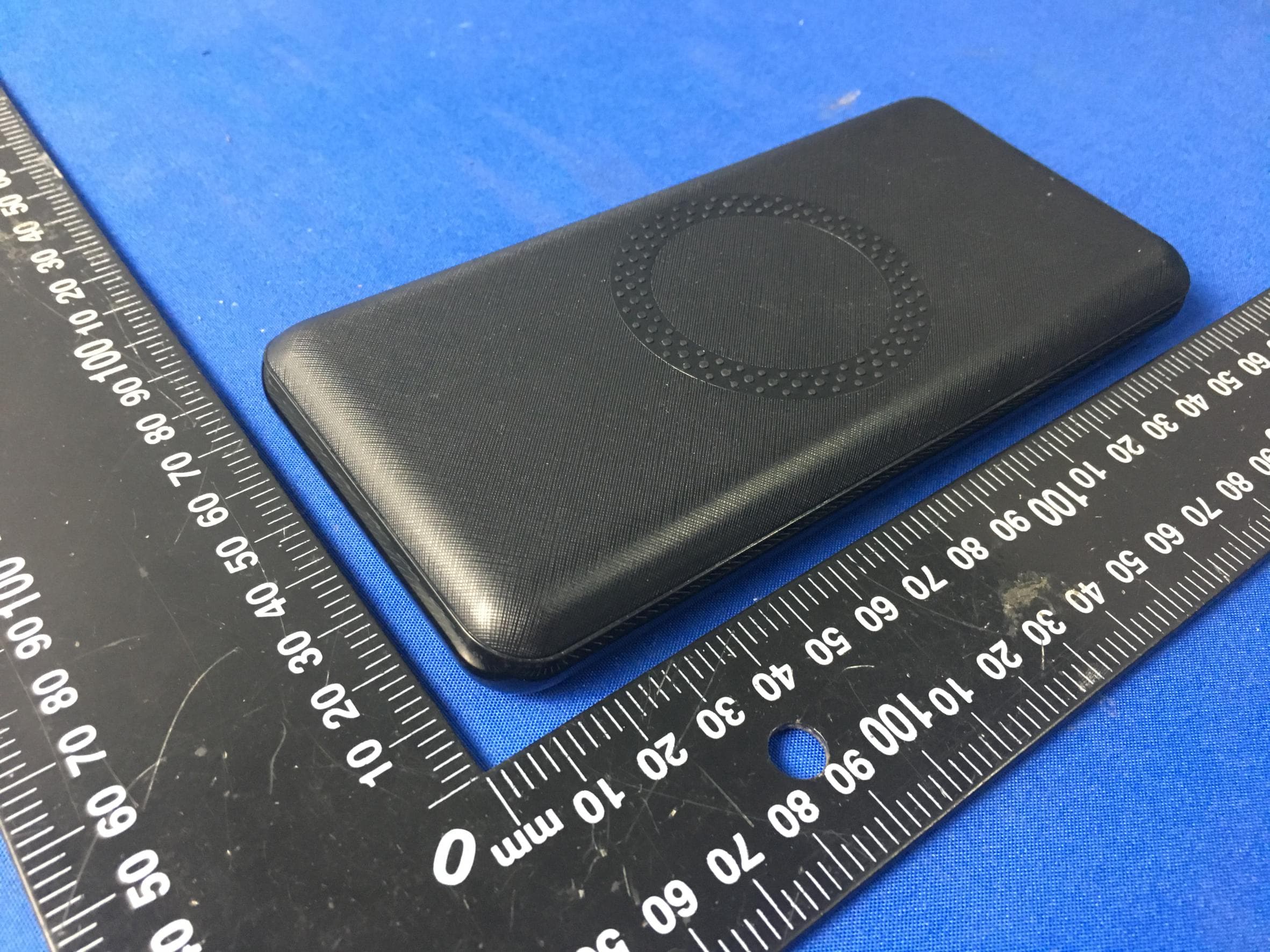 Wireless Charging Power Bank - FCC ID 2AFP2-PQ-FC81 - Shenzhen Powerqi Technology Co., Ltd. (4)