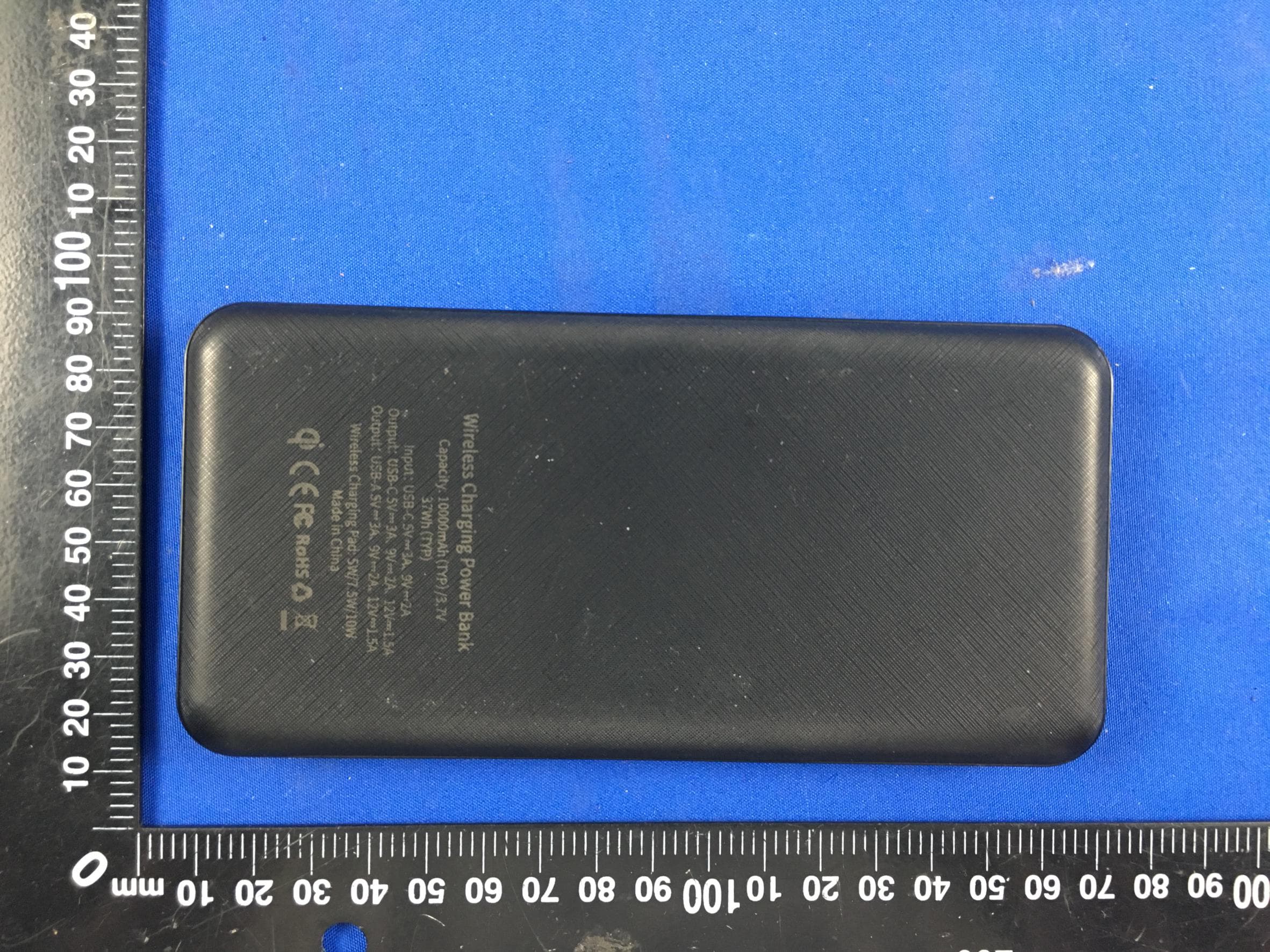 Wireless Charging Power Bank - FCC ID 2AFP2-PQ-FC81 - Shenzhen Powerqi Technology Co., Ltd. (2)