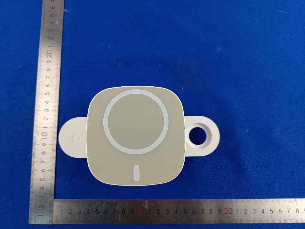 3-in-1 Magnetic Wireless Charging Stand - FCC ID 2AFP2LC65C - Shenzhen Powerqi Technology Co., Ltd. (2)