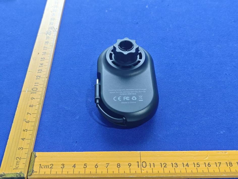 Cooling Magnetic Wireless Car Charger - FCC ID 2AFP2MQ02 - Shenzhen Powerqi Technology Co., Ltd. (2)