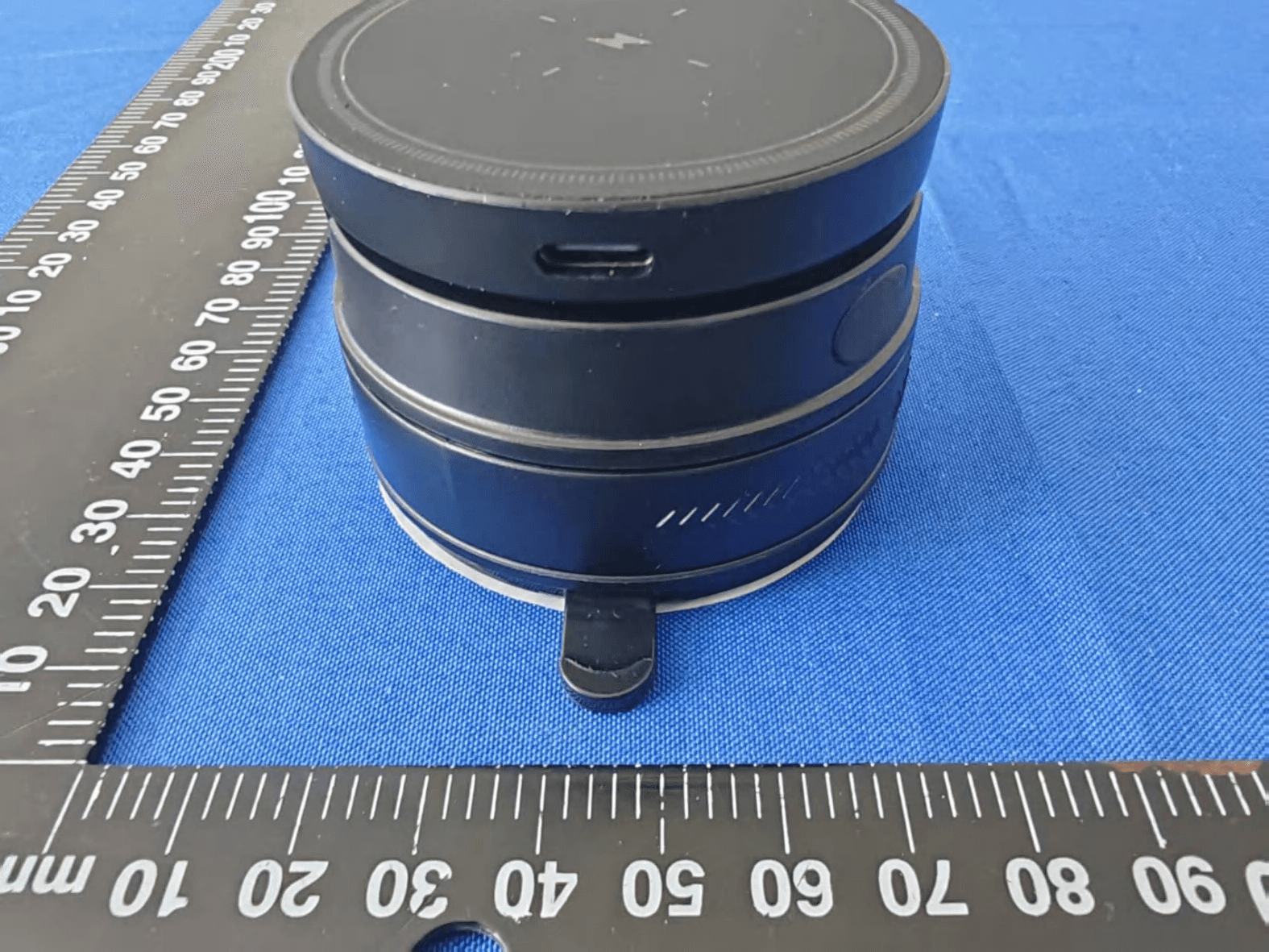 Wireless Car Charger - FCC ID 2AFP2MQ08 - Shenzhen Powerqi Technology Co., Ltd.