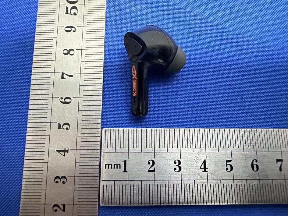True Wireless Earbuds - FCC ID 2AFSG-T730Q - Dongguan Jin wen hua digital technology Co., LTD. (2)