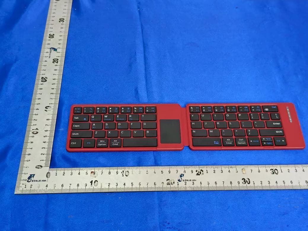 Two-fold leather case keyboard - FCC ID 2AFW2DF013T - Shenzhen DZH Industrial Co., Ltd (4)