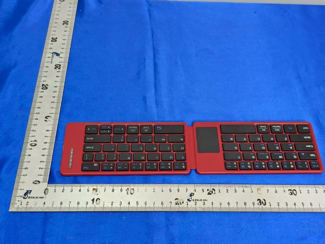 Two-fold leather case keyboard - FCC ID 2AFW2DF013T - Shenzhen DZH Industrial Co., Ltd (3)