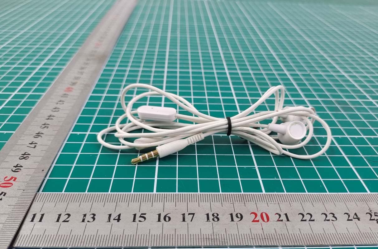 Mobile Phone with GSM, WCDMA, LTE, Bluetooth and WiFi - FCC ID 2AFZZRN54G - Xiaomi Communications Co., Ltd. (4)
