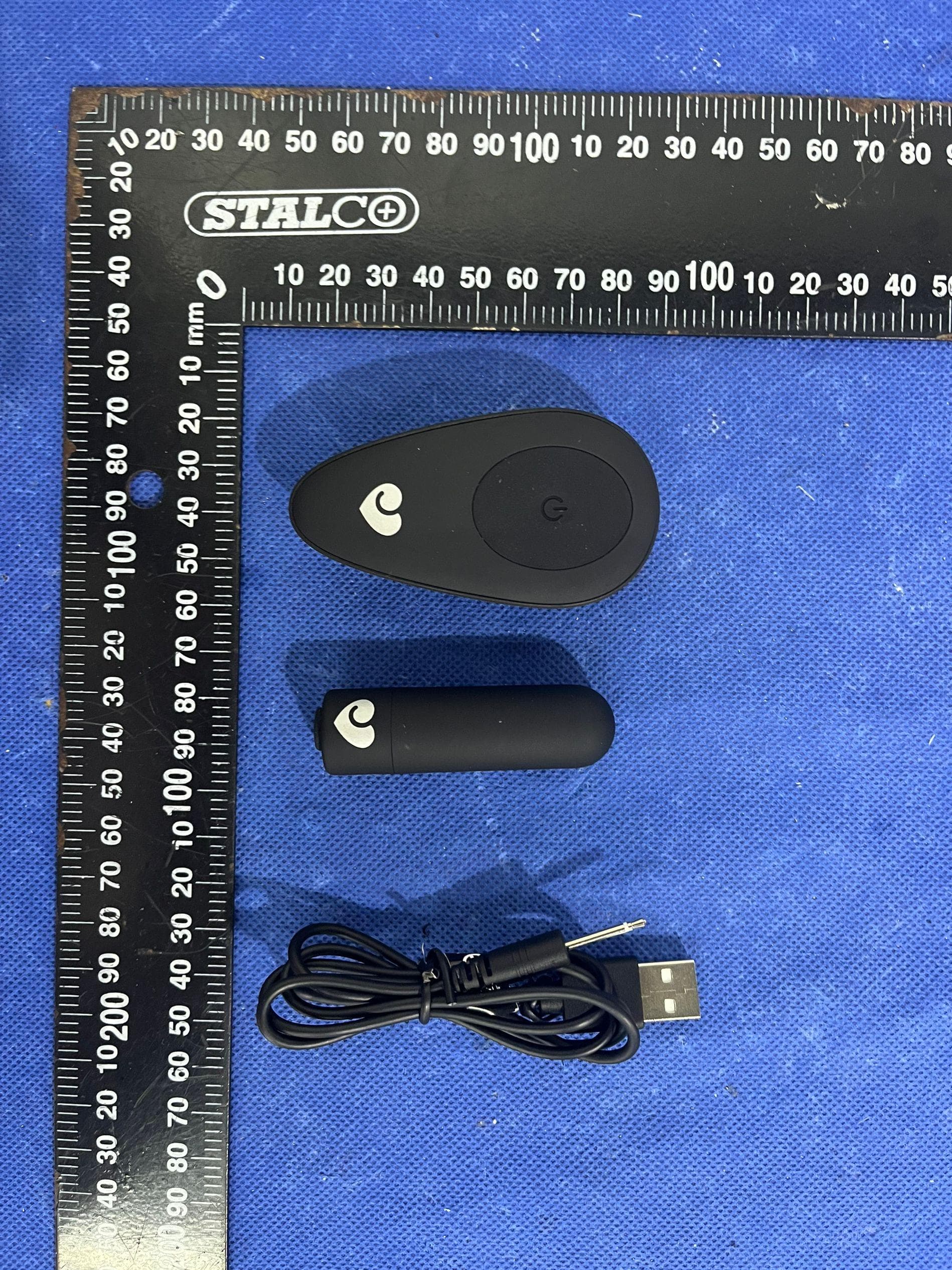 Rechargeable bullet with AAA remote - FCC ID 2AG2K13 - A&H Design Group, Ltd. (2)