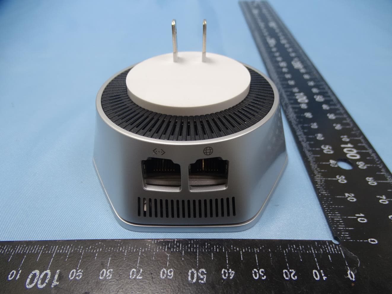 Plume Adaptive WiFi - FCC ID 2AG7G-F1A - Plume Design, Inc. (3)