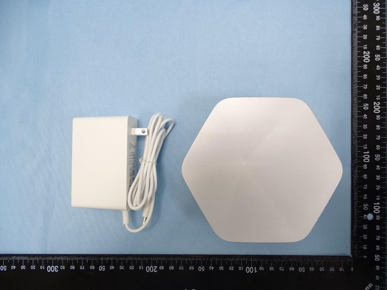 Plume Adaptive WiFi - FCC ID 2AG7G-G1A - Plume Design, Inc. (3)