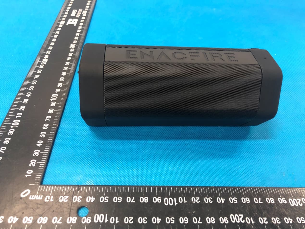 Ultra-Performance Bluetooth Speaker - FCC ID 2AGA6-SOUNDTANK - Shenzhen AngSi Technology Co., LTD (5)