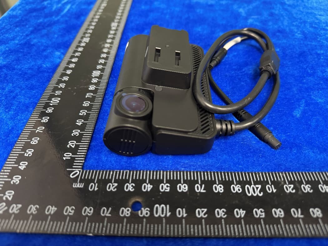 Dashcam - FCC ID 2AGBD-HERO-MC30-01 - Howen Technologies Co., Ltd. (4)