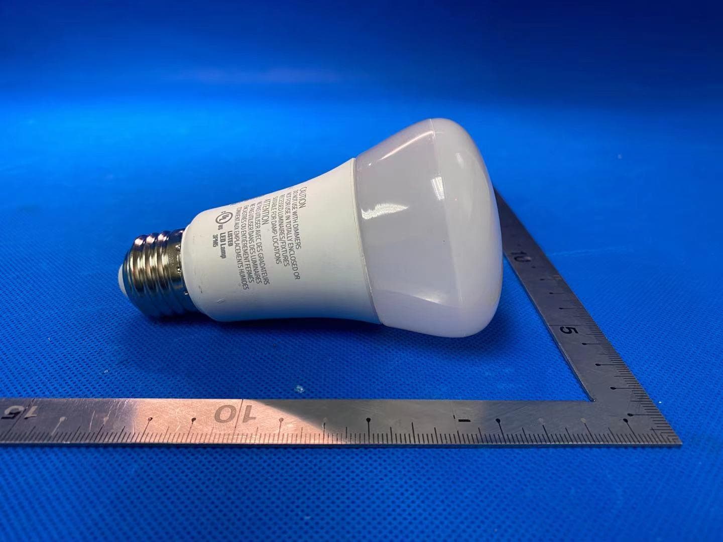 LED Lamp - FCC ID 2AGBW9290022267AX - Signify (China) Investment Co., Ltd.
