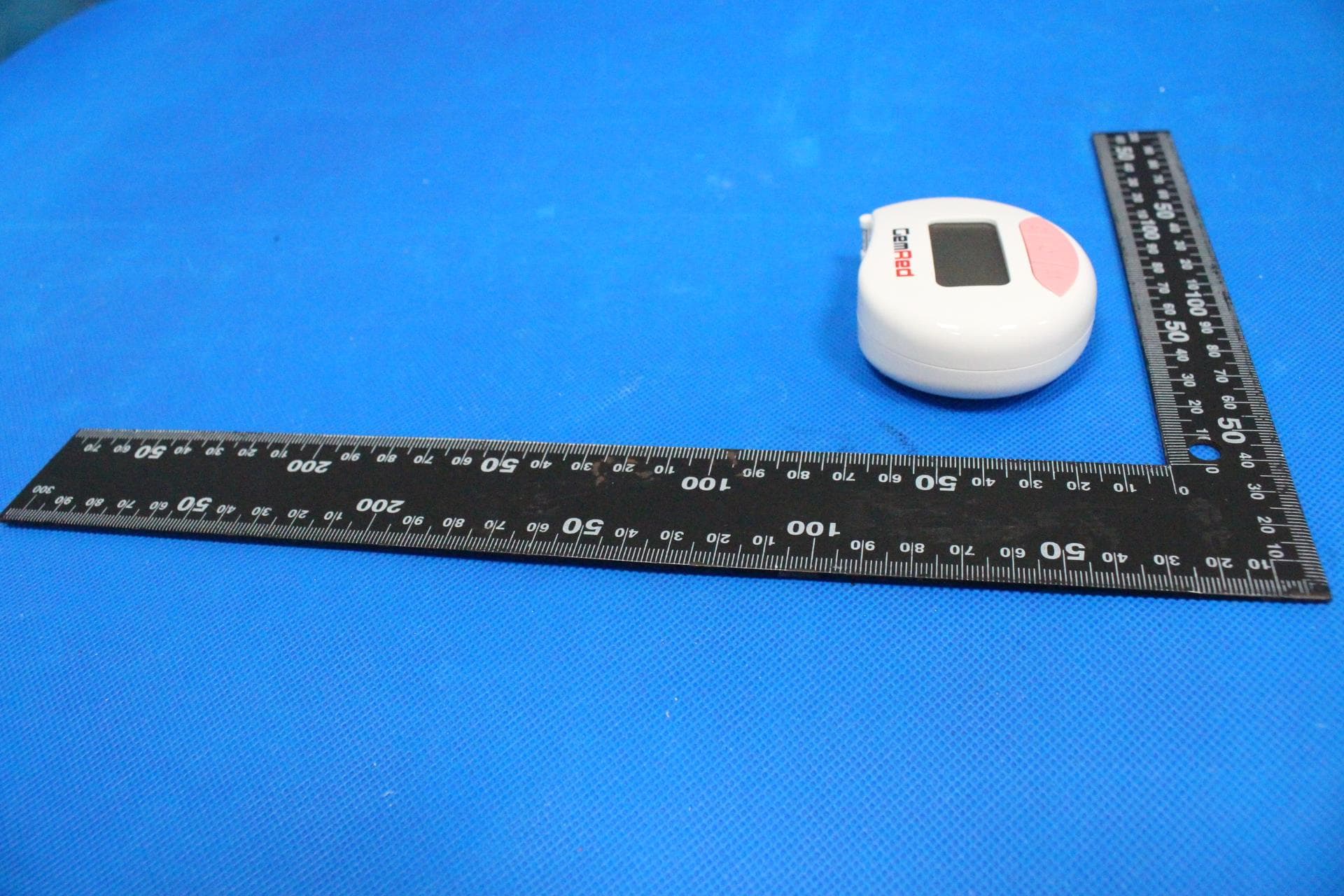 Digital Body Tape Measure - FCC ID 2AGE3-84103 - Guilin Gemred Sensor Technology Co., Ltd (3)