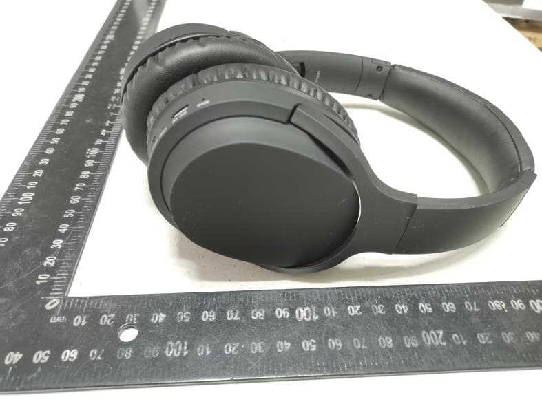 Bluetooth Headphone with Active Noise Cancelling - FCC ID 2AGKLIAHN40 - Liangying Industrial CO.,LTD