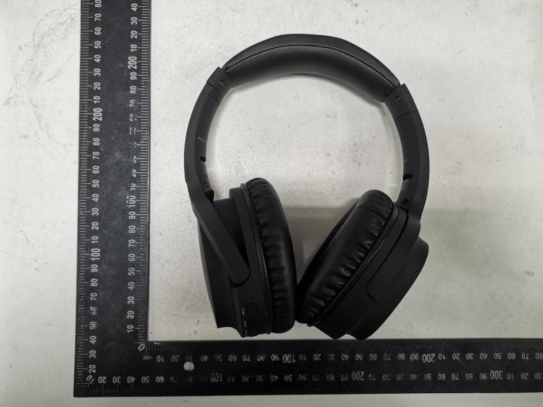 Bluetooth Headphone with Active Noise Cancelling - FCC ID 2AGKLIAHN40 - Liangying Industrial CO.,LTD (2)