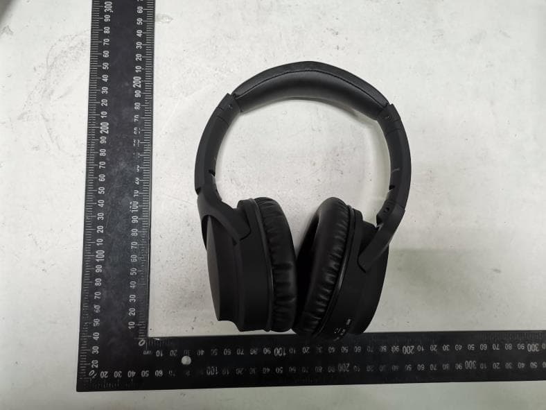Bluetooth Headphone with Active Noise Cancelling - FCC ID 2AGKLIAHN40 - Liangying Industrial CO.,LTD (3)